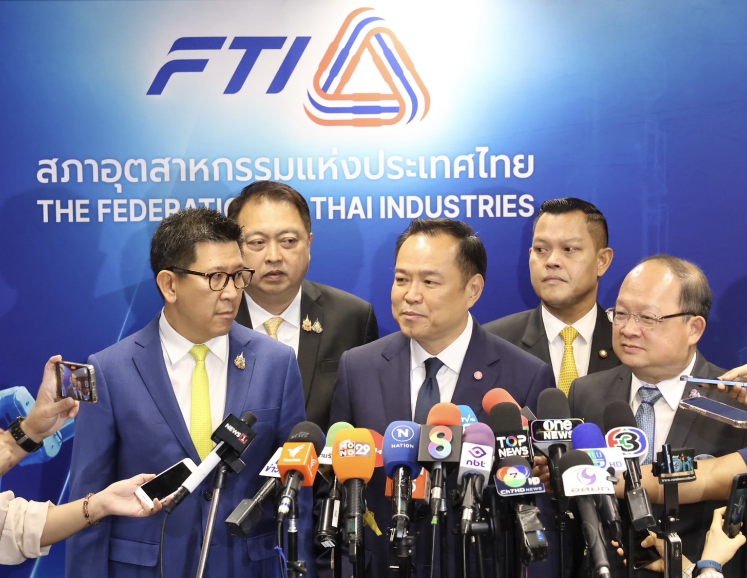 นายกฯ ควงทีมเศรษฐกิจพบสภาอุตฯ รับฟังปัญหา–ข้อเสนอช่วยผู้ประกอบการ