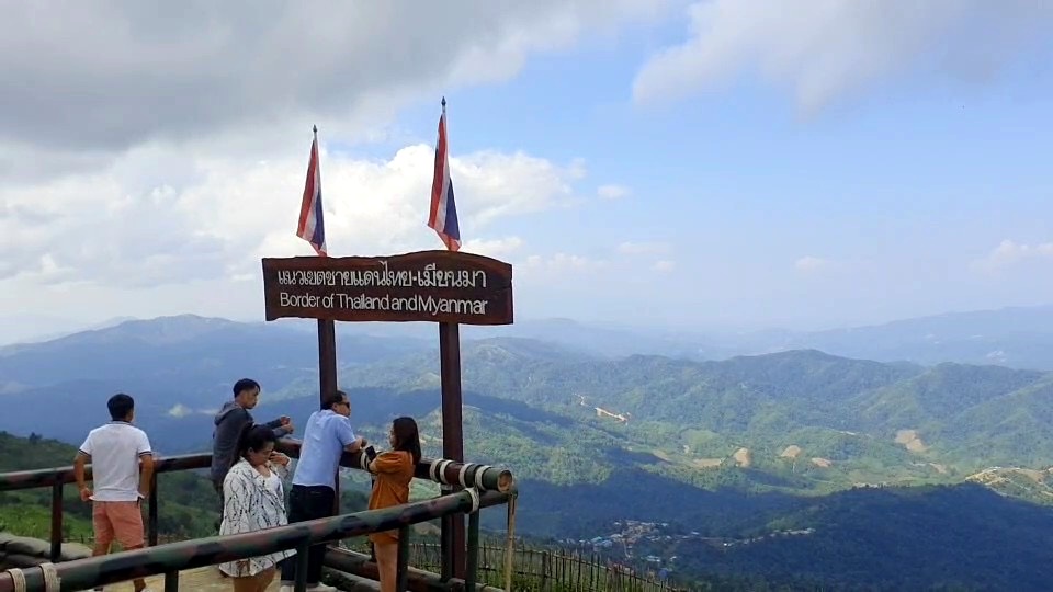 อากาศหนาว!! หยุดยาวพิเศษเที่ยวฐานทหารดอยช้างมูบคึกคัก