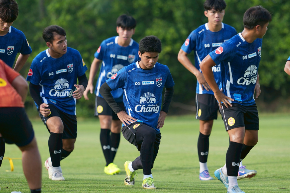 ช้างศึก U19 ซ้อมเช้าเย็น เตรียมลุยศึกชิงแชมป์อาเซียน 2026 “ภูมิรพี” เผยสไตล์โค้ชโบ้โฟกัสเกมรับ ช่วยผู้รักษาประตู