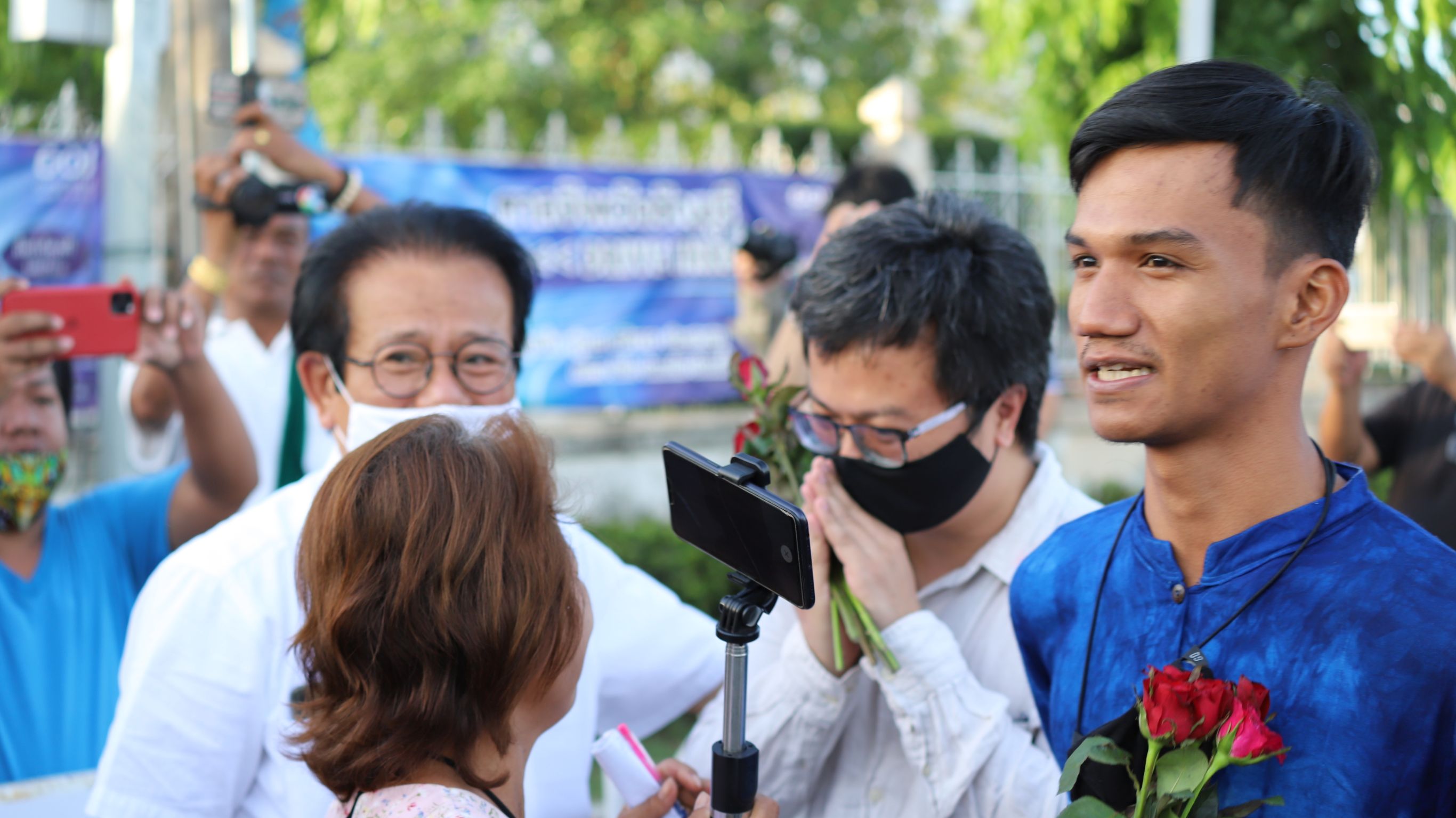 ศาลธัญบุรี อนุญาตปล่อยตัวชั่วคราว "ทนายอานนท์"- "ไมค์ ระยอง"