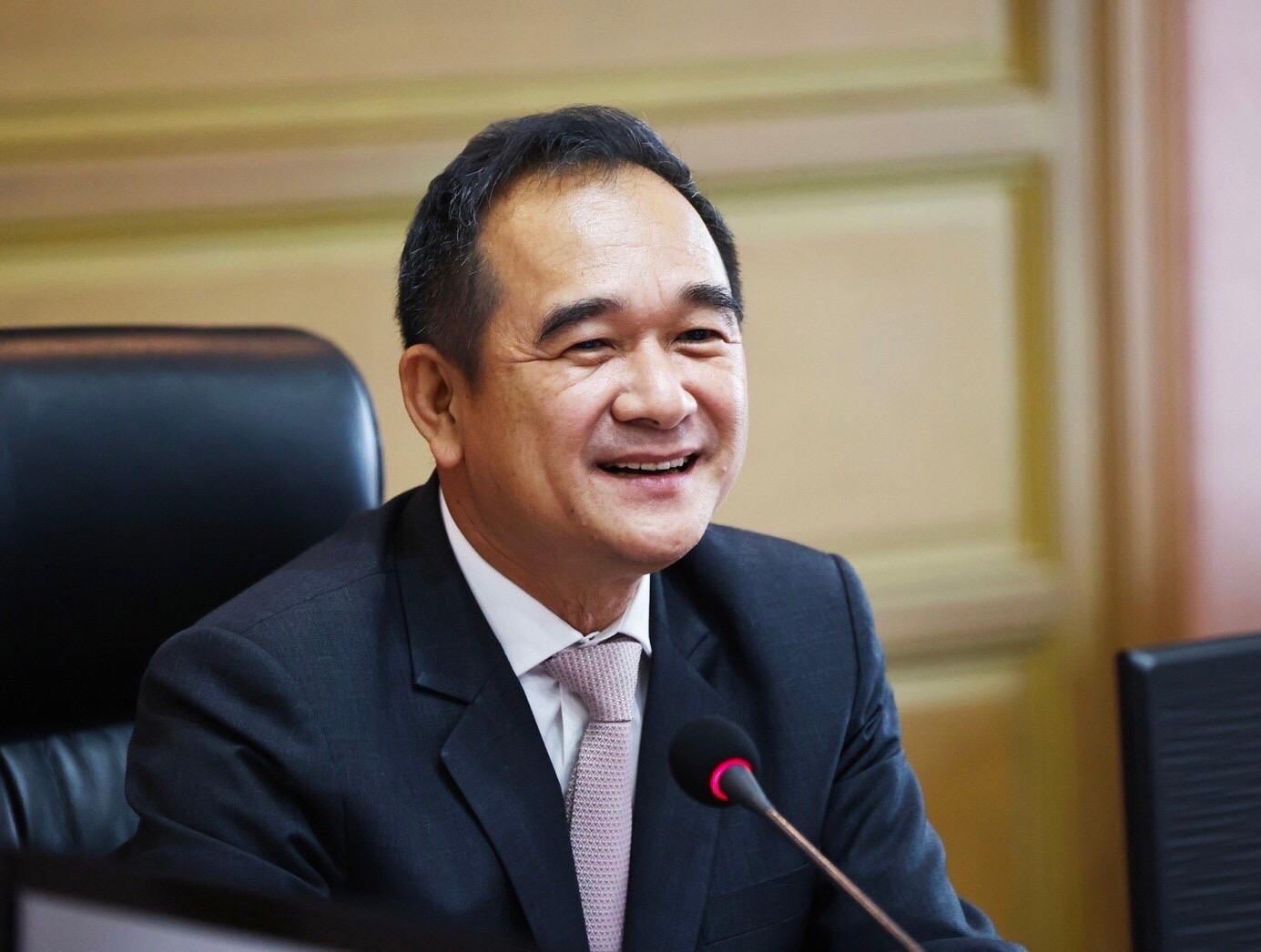 เปิดความเห็นกฤษฎีกา “กฤษฎา” พ้นจากเก้าอี้ รมช.คลังแล้ว ตามกฎหมาย หลังแสดงเจตเจตจำนงลาออกด้วยวาจา
