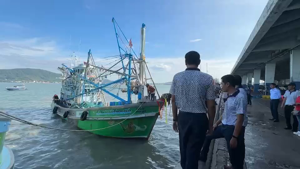 กรมประมงรับเรือประมงไทย 6 ลำกลับเข้าฝั่ง
