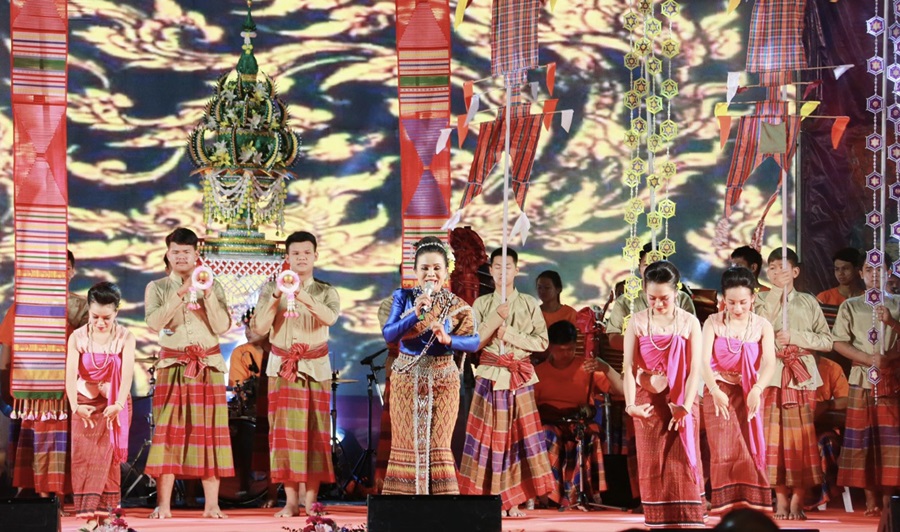 เต็มวง “หมอลำพื้นบ้านอีสาน” แสดงมหกรรมวัฒนธรรมแห่งชาติ
