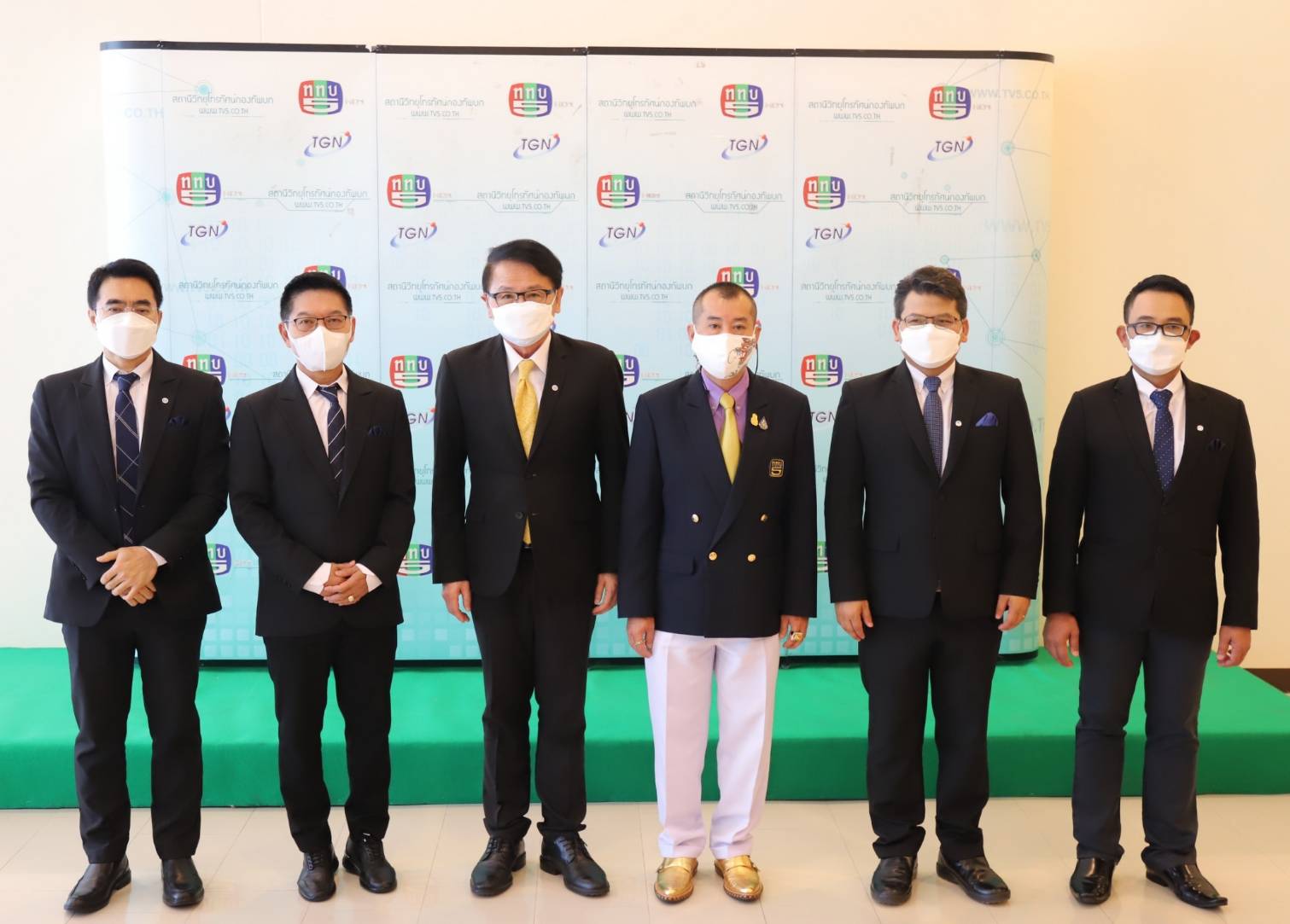 “ททบ.5”จับมือ“กาแล็กซี่ มัลติมีเดียฯ”ผลิตข่าวมิติใหม่ ดึง 4 พิธีกรดัง “กนก-ธีระ-สันติสุข-สถาพร” เสริมทัพ ดันเรตติ้ง