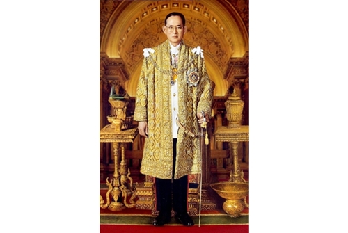 ทรงสร้างประโยชน์สุขสู่ปวงประชา : พระราชดำรัส-พระบรมราโชวาทเรื่องคุณธรรมจริยธรรม (จบ)
