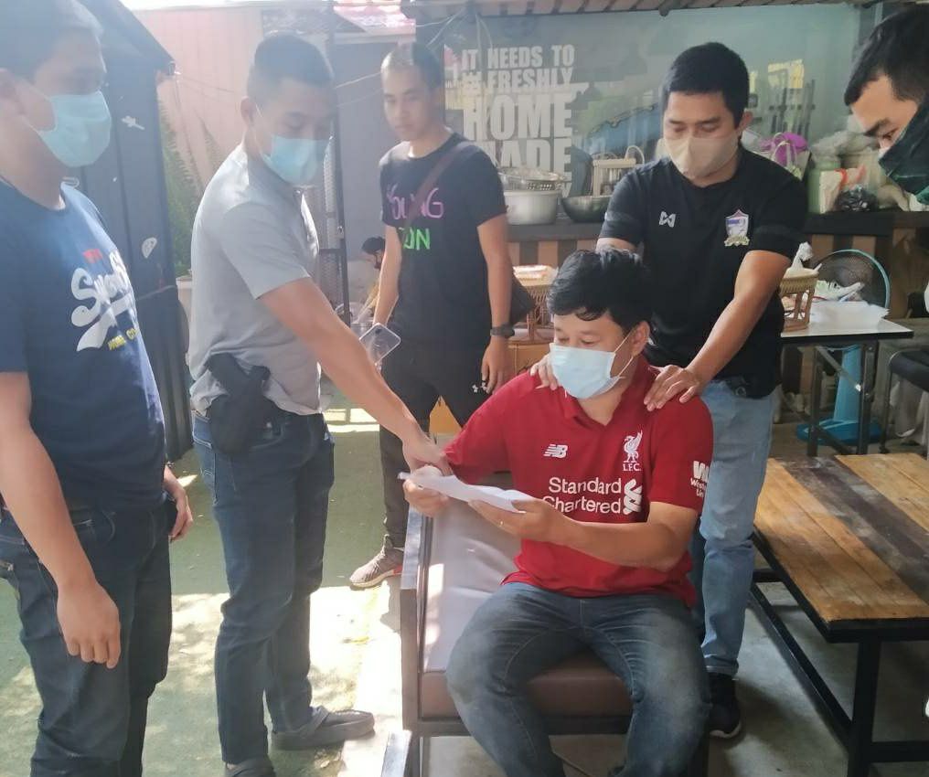 กองปราบจับหนุ่มเลือดร้อนคว้าปืนลูกซองยิงอริกลางเมืองสระบุรีหนีมา 17 ปี 