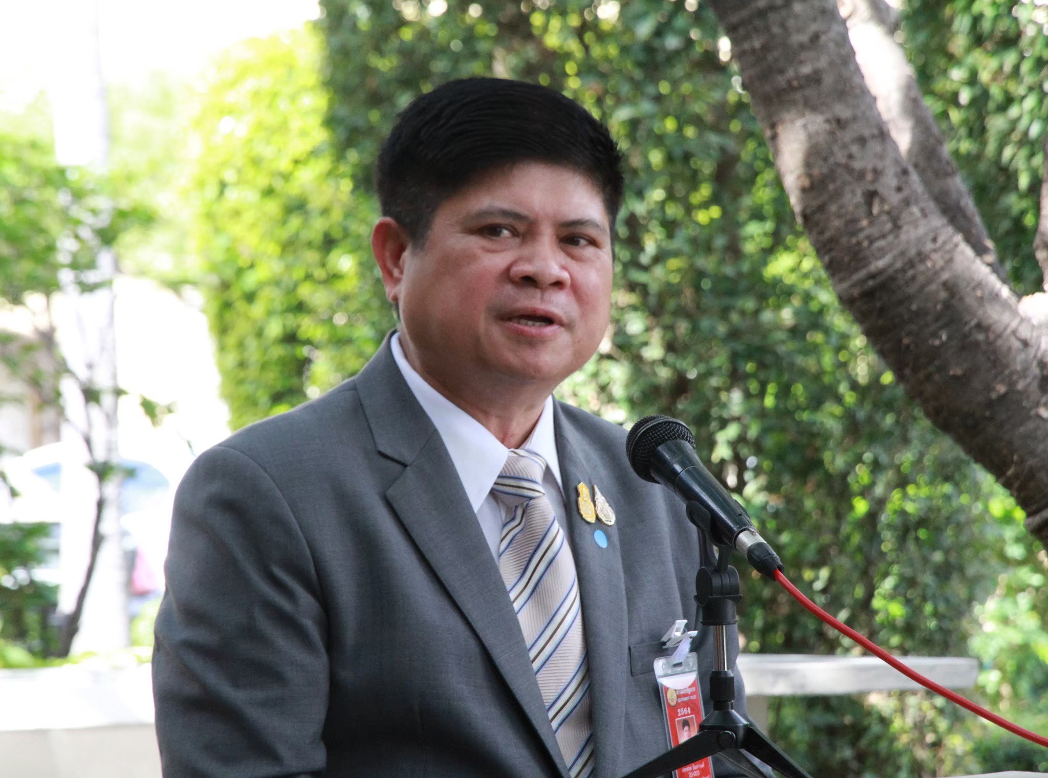 "เสกสกล" เตือน "ชลน่าน" อย่าฉวยวิกฤตบ้านเมือง โจมตีรัฐบาล ระวังเป็น "หมอ" จะเสียหมา
