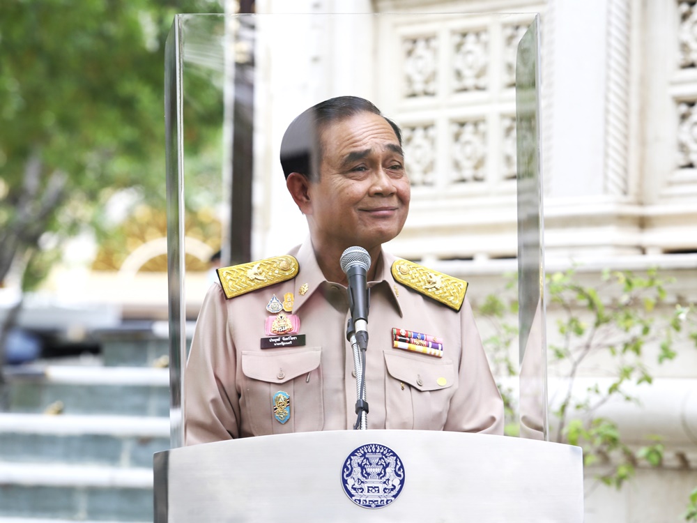 "บิ๊กตู่" ขอบใจสื่อตั้งฉายารบ. ชี้เป็นเรื่องดี "จตุพร" เดินสายยุบ นปช. ขอทุกเวทีหยุดสร้างความแตกแยก