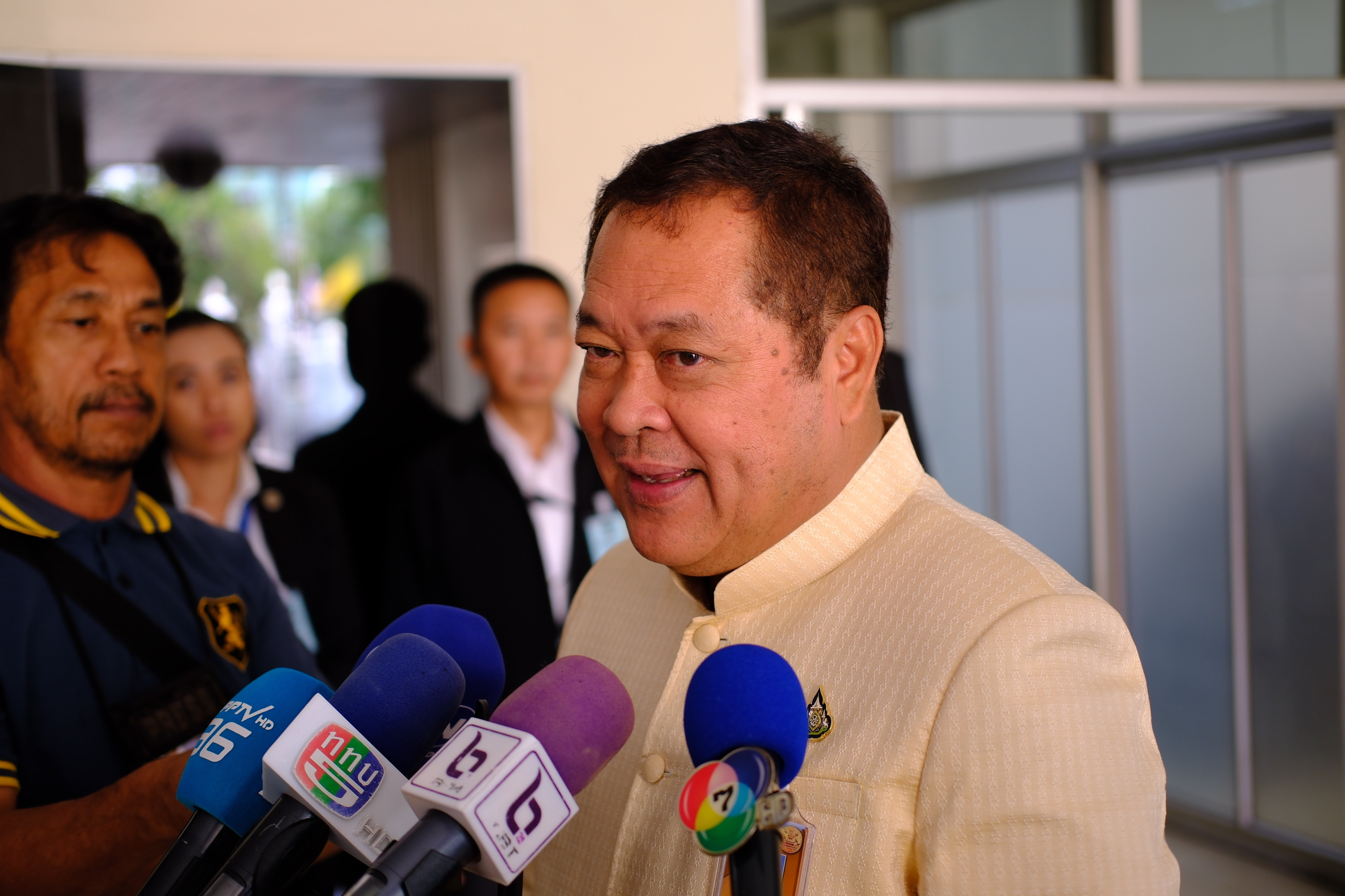 "ทวี" ยัน "ราชทัณฑ์-กรมคุมประพฤติ" ไม่มีอำนาจจำกัด "ทักษิณ" เคลื่อนไหว แจงทำตามกฎหมาย-รัฐธรรมนูญ ที่ร่างโดย "สนช."  
