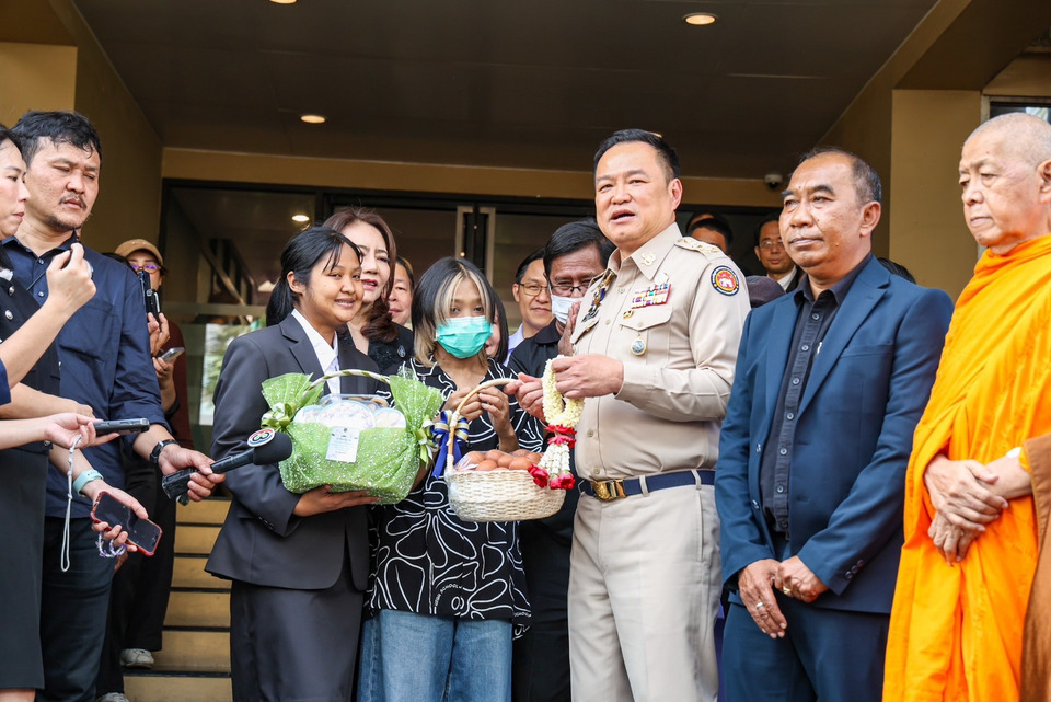 นายกฯ บอกจะร้องไห้ หลังผู้ป่วยโรคไต มาขอบคุณ นโยบายฟอกไตฟรี ก่อนอวยพรนักกีฬาซีเกมส์ทีมชาติไทย ขอให้ได้เหรียญทองพร้อมอัดฉีดเต็มที่