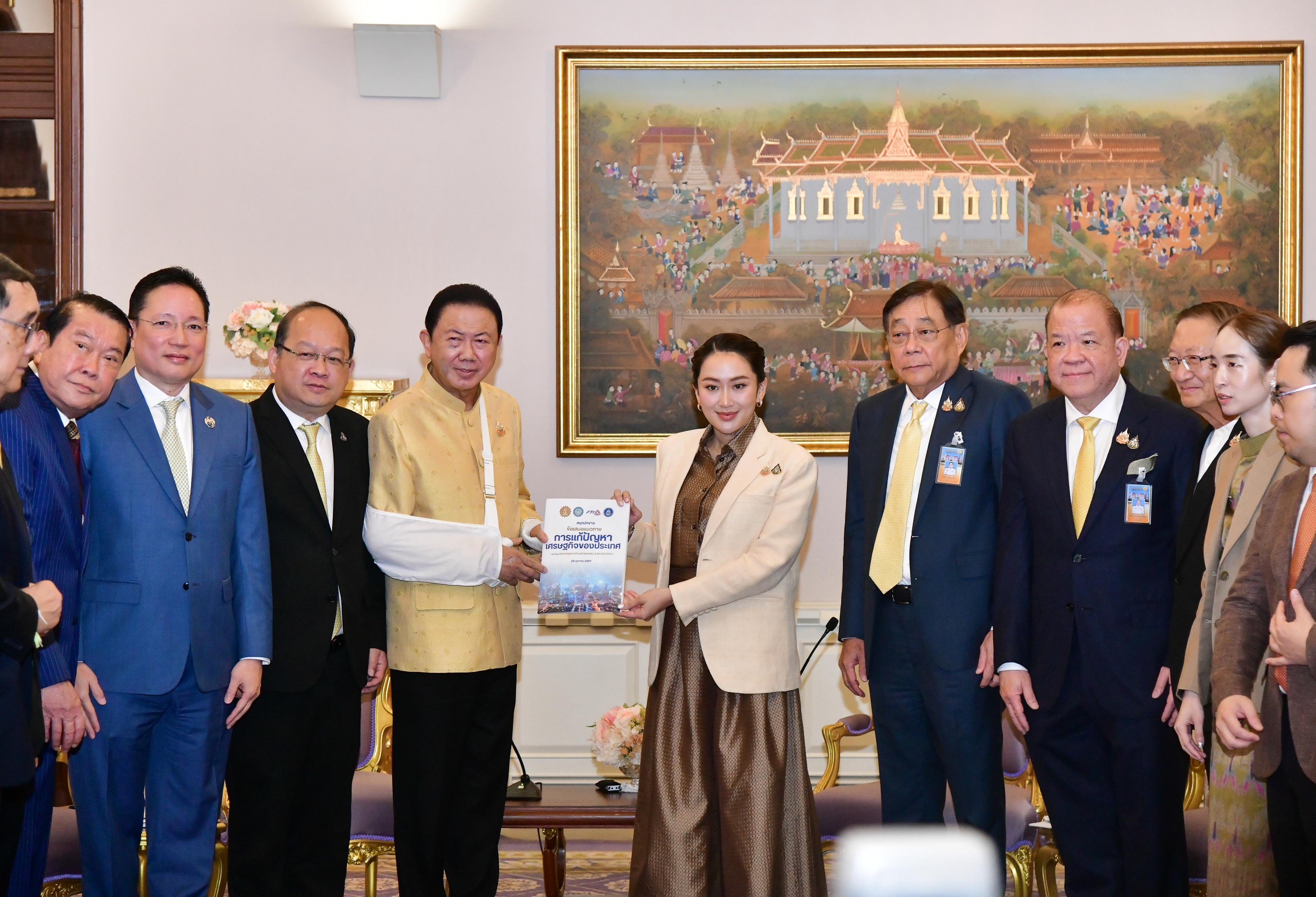 "พาณิชย์" รับลูก “นายกฯ-กกร.” แก้ปัญหาเป็นระบบ 4 เรื่องเร่งด่วน สินค้านำเข้า-รุกดิจิทัล-เจรจา FTA-บัญชีม้า