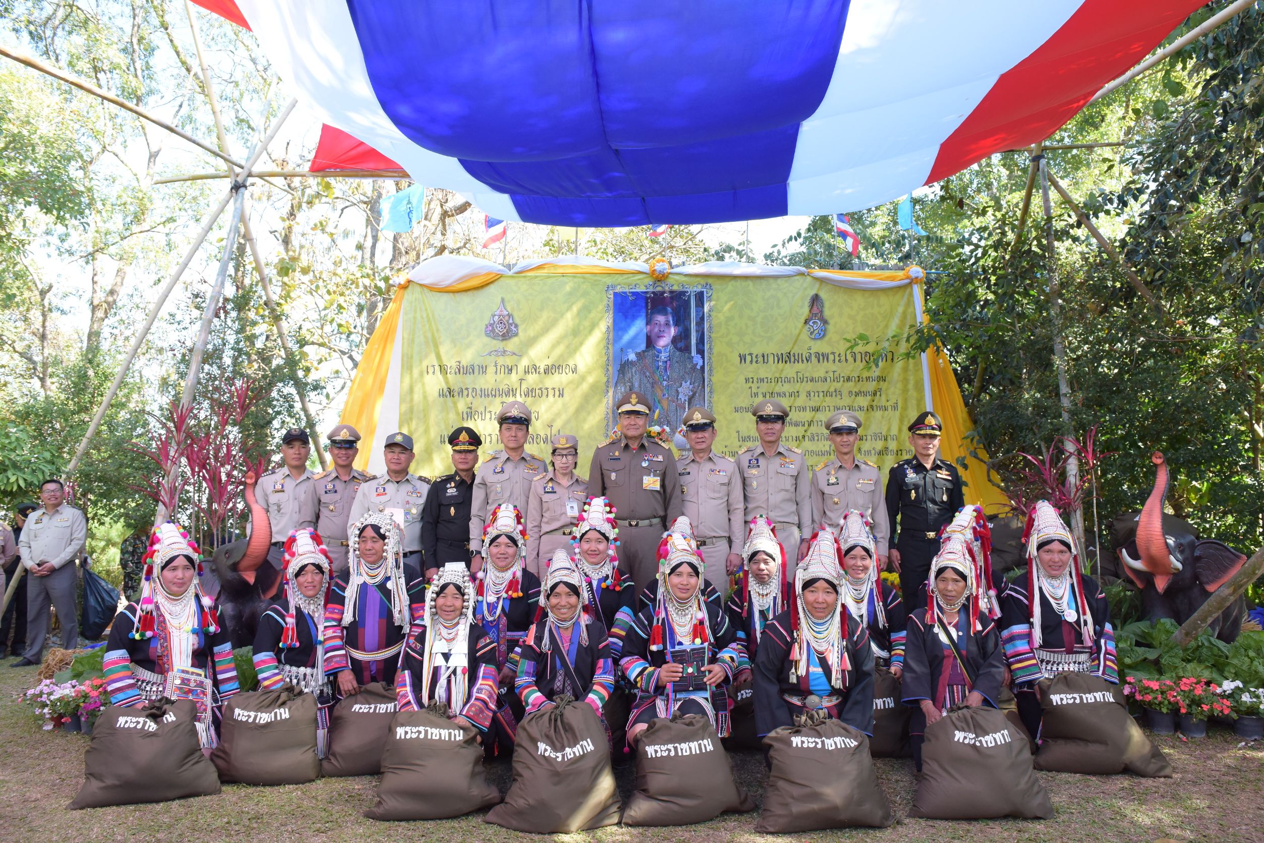 องคมนตรี ติดตามความก้าวหน้าโครงการพัฒนาการเกษตรที่สูงตามพระราชดำริในพื้นที่จังหวัดเชียงราย
