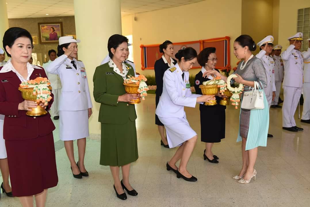 ในหลวงร.10 โปรดเกล้าฯ กรมหลวงราชสาริณีสิริพัชรฯ เสด็จแทนพระองค์ พระราชทานเครื่องมือแพทย์ เรือนจำกลางเขาบิน 