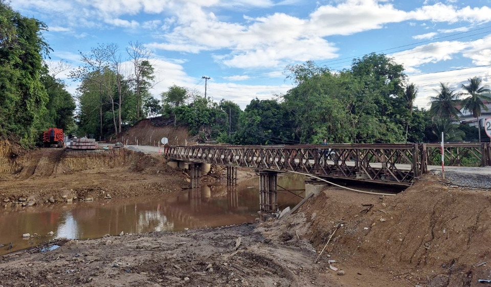 สะพานเบลีย์แม่ฮ่องสอนใช้ได้แล้ว หลังน้ำป่าซัดเสียหาย รถใหญ่ผ่านได้ปกติ