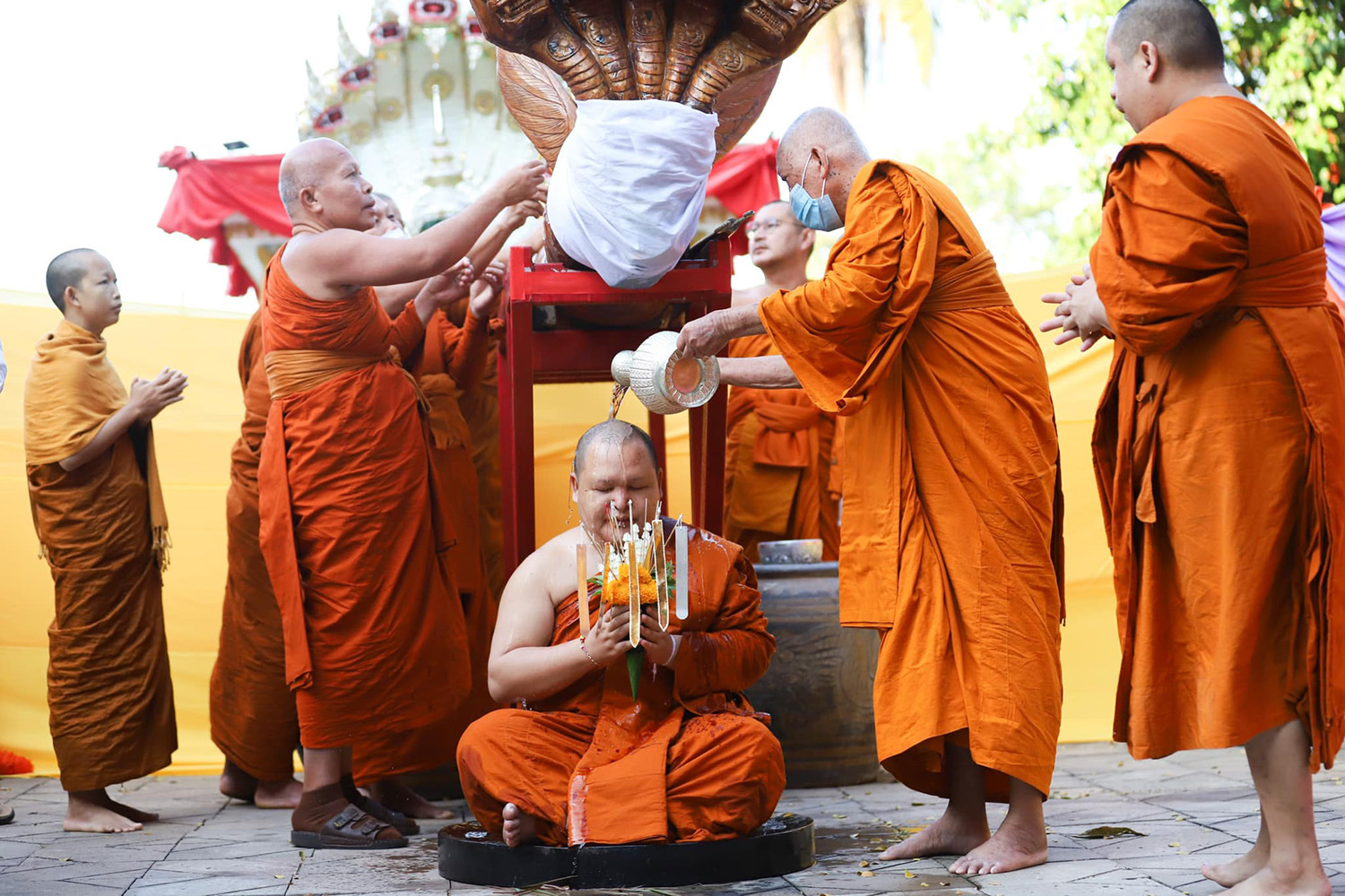 ส่องเลขมงคลโค้งสุดท้าย 38 อายุวัฒนมงคล พระครูแก้ว เจ้าอาวาสวัดดัง นครพนม