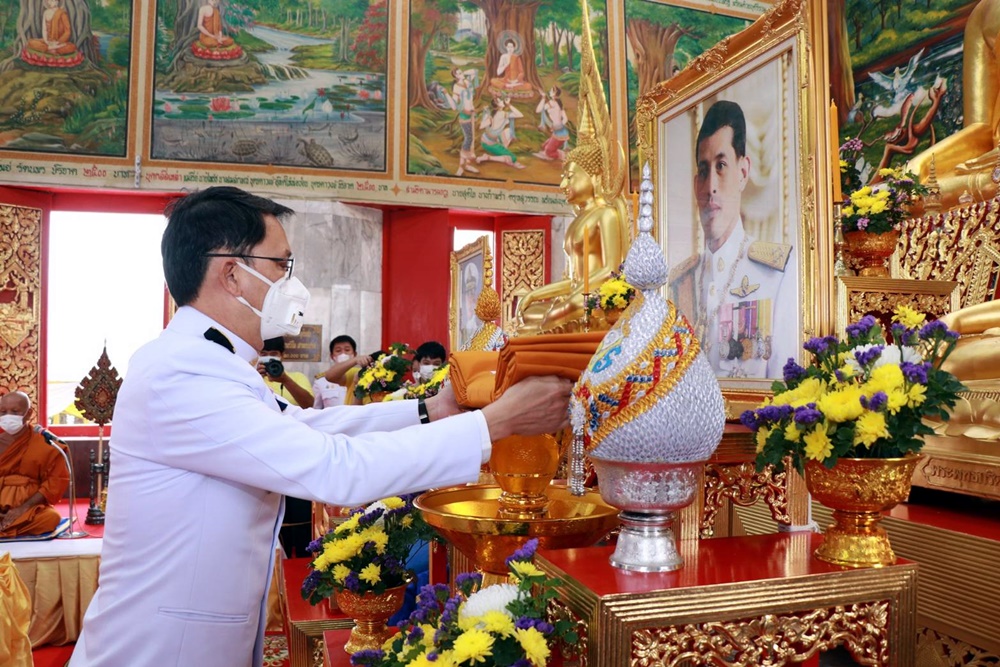 ผู้ว่าฯกาญจนบุรี ประกอบพิธีทอดผ้าป่าสนับสนุน “โครงการทุนเล่าเรียนหลวงสำหรับพระสงฆ์ไทย” ถวายเป็นพระราชกุศลฯ 