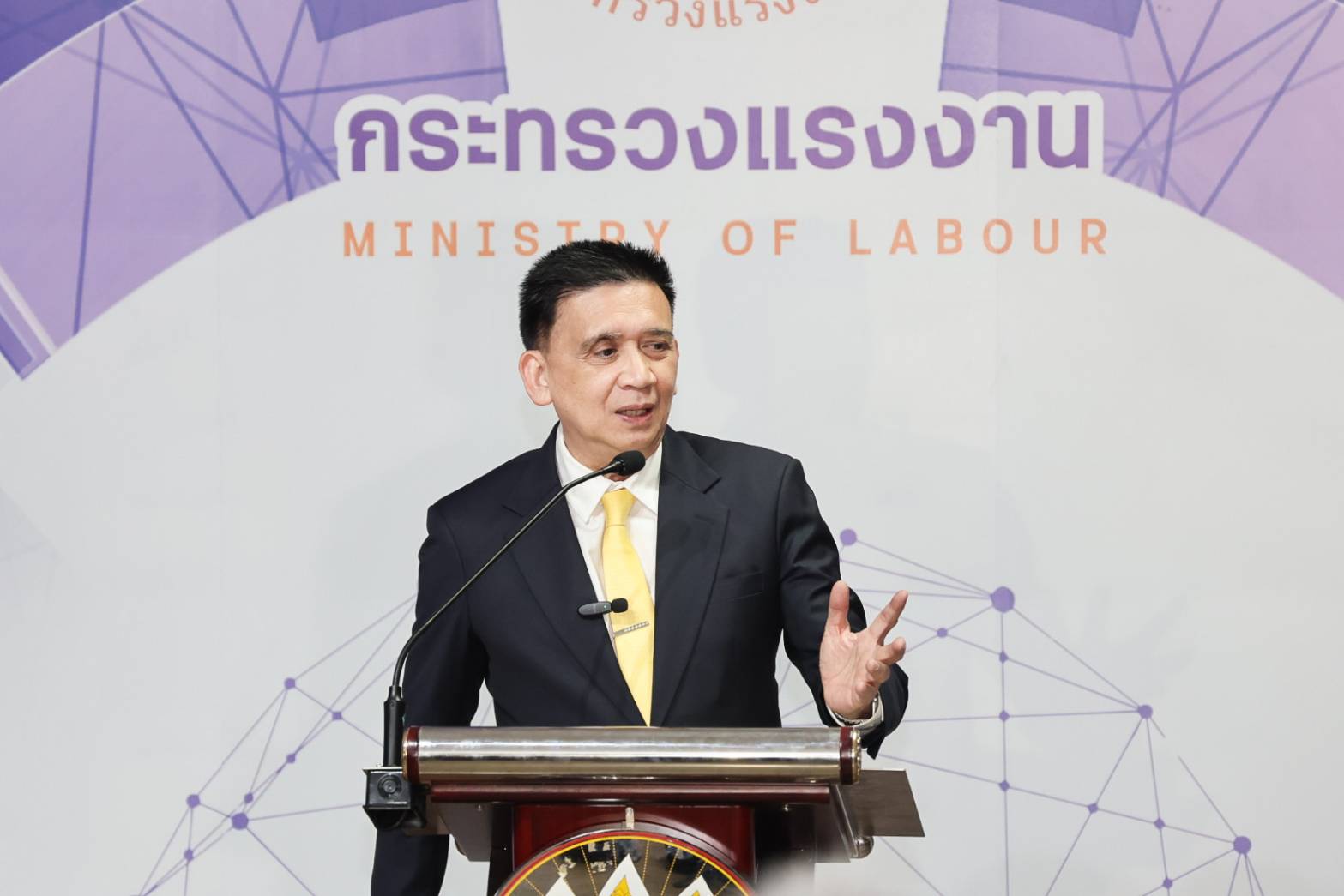 ไม่ครบองค์ประชุม 2 ใน 3 บอร์ดไตรภาคีถกขึ้นค่าแรง 400 บาท นัดใหม่ 24 ก.ย.นี้