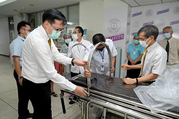 ผลงานวิศวกรรมเครื่องกล “มจธ.” บอร์ดเคลื่อนย้ายผู้ป่วยลดแพร่เชื้อ