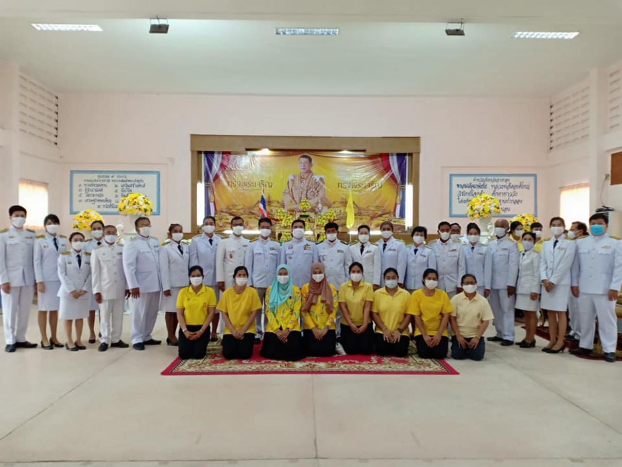 อำเภอโพธิ์ทอง จัดพิธีลงนามถวายพระพรชัยมงคล และพิธีถวายสัตย์ปฏิญาณ