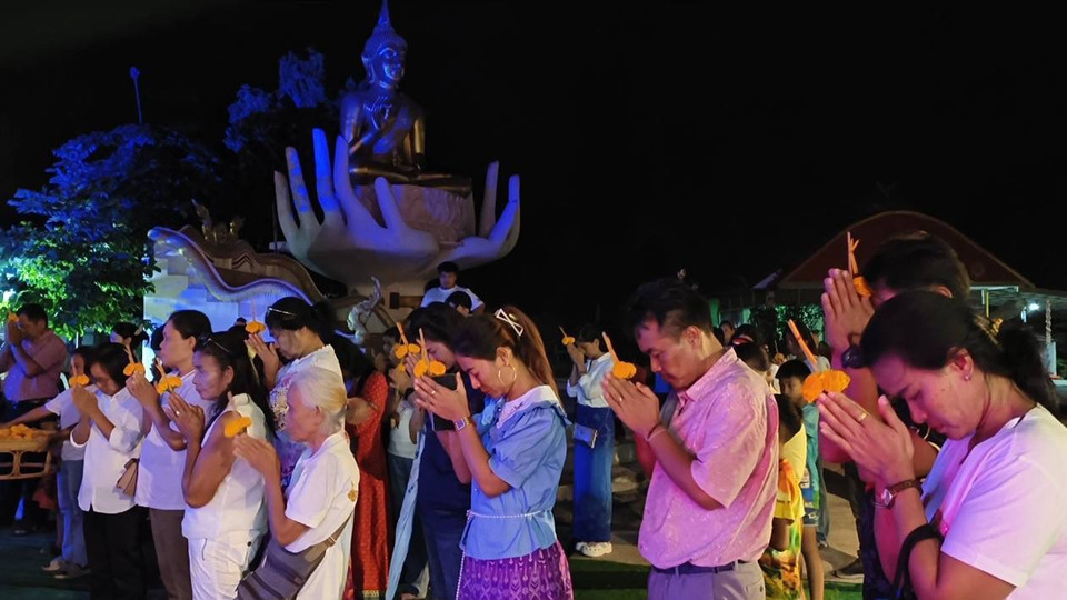 หลวงปู่โชติจัดพิธี “บูชาไฟพญานาค” เปิดถ้ำขุมทรัพย์นาคเศรษฐี คึกคักรับวันออกพรรษา 