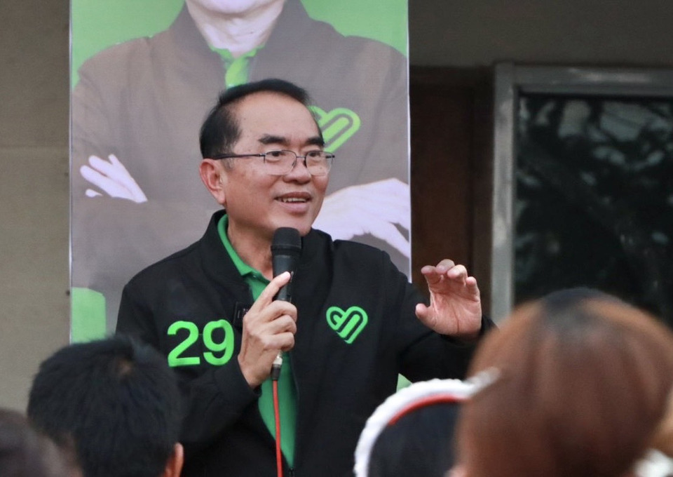 “หมอวรงค์” ลุยหาเสียงสุราษฎร์ ซัดขบวนการด้อยค่าทหาร หวังกองทัพอ่อนแอ ย้ำไม่เอารัฐธรรมนูญใหม่ทั้งฉบับ
