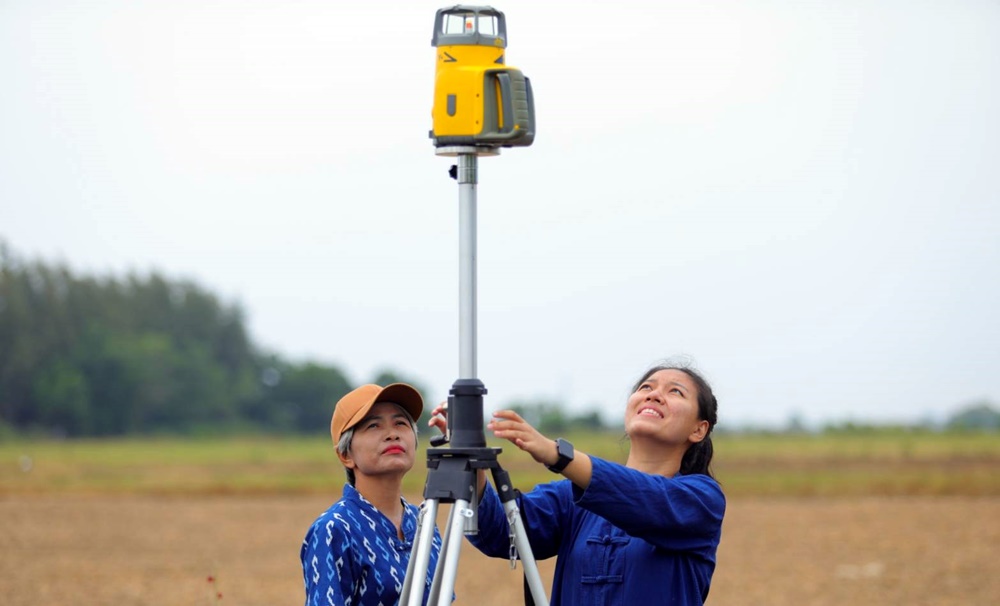 ศวข.ปราจีนบุรี โชว์ความล้ำสมัย ปรับพื้นที่นาด้วยระบบเลเซอร์ ลดต้นทุน เพิ่มประสิทธิภาพกว่าเดิม