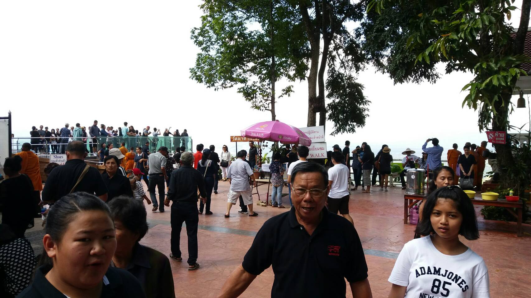 สกายวอล์ค จุดชมวิวมุมสูงสองฝั่งโขงไทย-ลาว เริ่มคึกคักก่อนเข้าสู่ฤดูกาลท่องเที่ยว