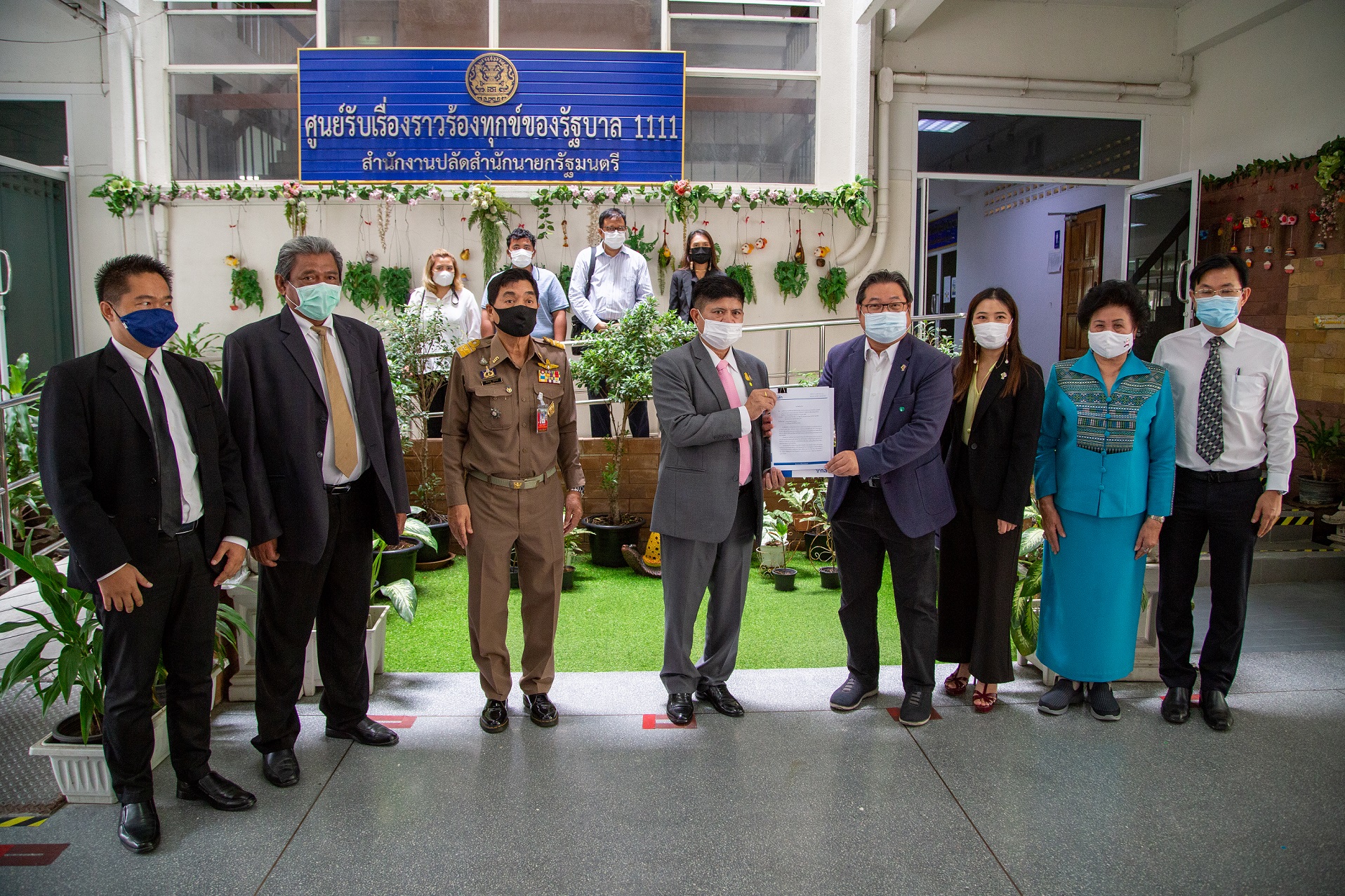 "วรวุฒิ" รองหัวหน้าพรรคกล้า นำผู้ประกอบการ SMEs  ส่งหนังสือร้องนายกฯ ช่วยเหลือ ถูก สสว.ฟ้องร้อง 