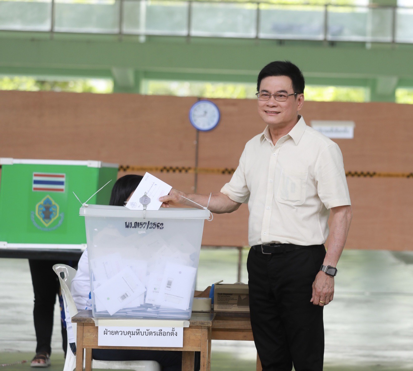 “จุรินทร์” ใช้สิทธิเลือกตั้งล่วงหน้า ไม่สนผลโพล รอดูของจริง 14 พ.ค. เสียงสวรรค์ชี้อนาคตประเทศไทย 