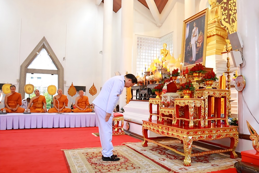 "ระยอง" จัดพิธีเฉลิมพระเกียรติ 100 ปี วันคล้ายวันพระราชสมภพ ร.8 ผู้เป็นที่รักของแผ่นดิน