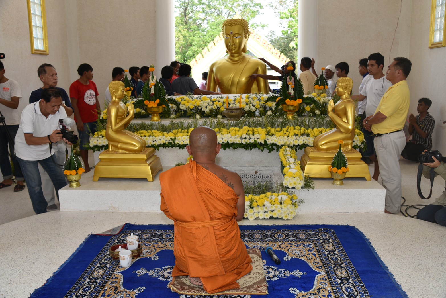 รองเจ้าคณะภาค 10 สืบสานประเพณีโบราณชักพระ-เบิกเนตร พระประธานวัดศรีสมบูรณ์รัตนาราม ศรีสะเกษ