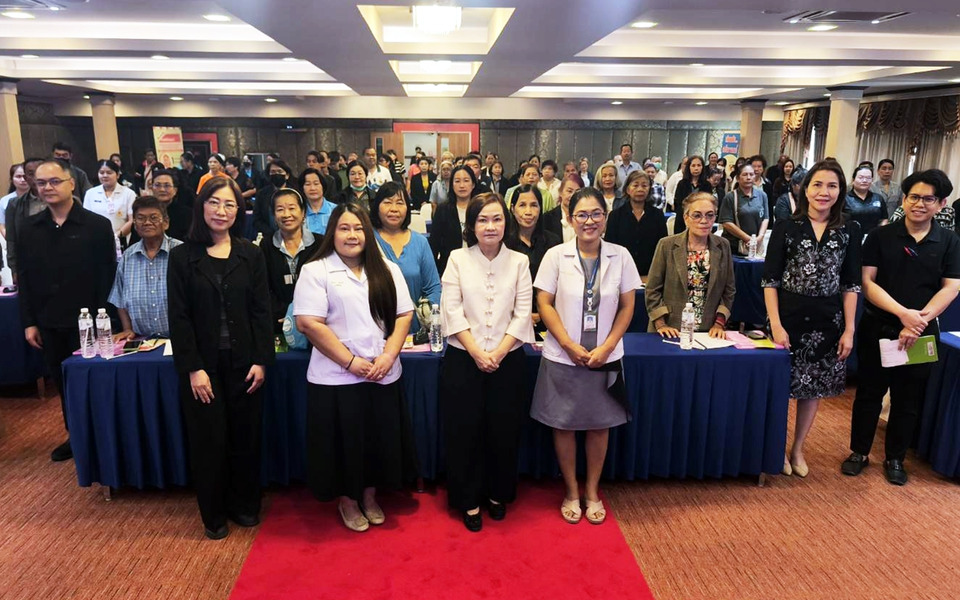 เทศบาลโคราชติว อสม. 200 คน เตือนใช้ยาผิด-หลงโฆษณาออนไลน์ อวดสรรพคุณเกินจริง