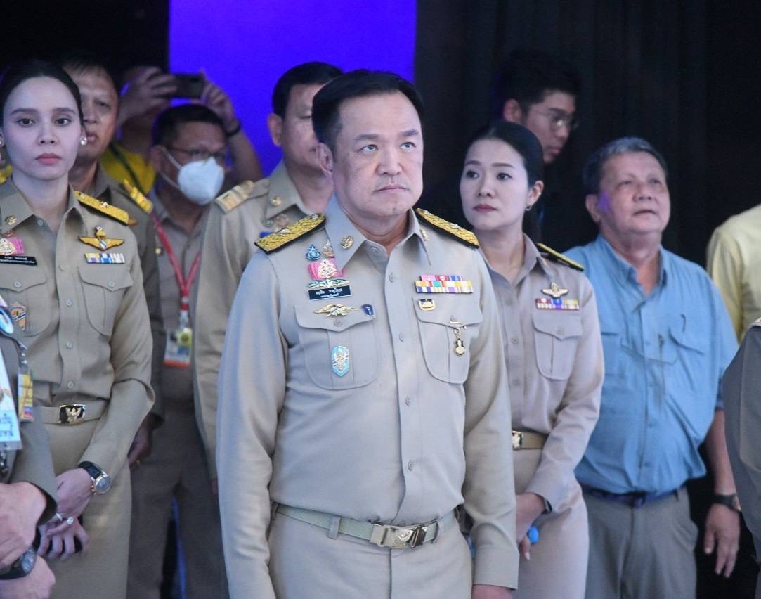 มท.1 และผู้ว่าการ MEA ลงพื้นที่ตรวจสอบระบบไฟฟ้าคลองเปรมประชากร 