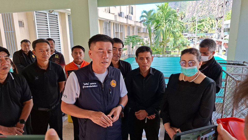 “ผู้ว่าฯ พังงา” ลงพื้นที่ตรวจเหตุเพลิงไหม้ รพ.พังงา ชื่นชมทีมดับเพลิงควบคุมสถานการณ์ใน 30 นาที เร่งจัดการผู้ป่วยไตเทียมรองรับการรักษา