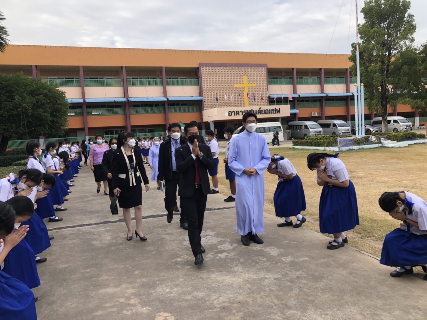 ผู้ตรวจกระทรวงศึกษาธิการติดตามมาตรการป้องกันโควิดโรงเรียนเอกชนจ.กาฬสินธุ์