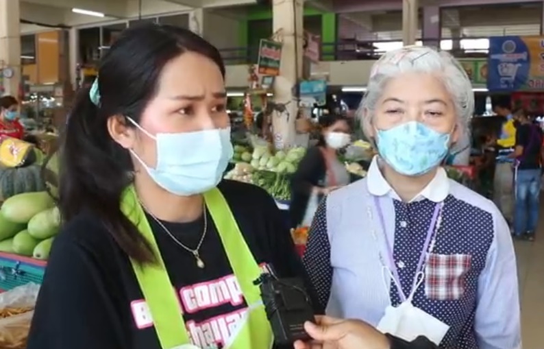 แม่ค้าตลาดสดขอนแก่นบ่นอุบผักสดราคาไม่ลดหาซื้อยาก  คาดจากน้ำมันแพง-ภัยน้ำท่วม 