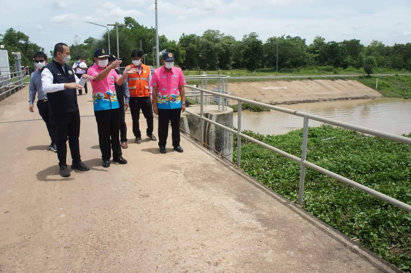 รองผู้ว่าฯยโสธรรุดดูการบริหารจัดการระบายน้ำเขื่อนยโสธร-พนมไพรมั่นใจไม่ส่งผลกระทบ