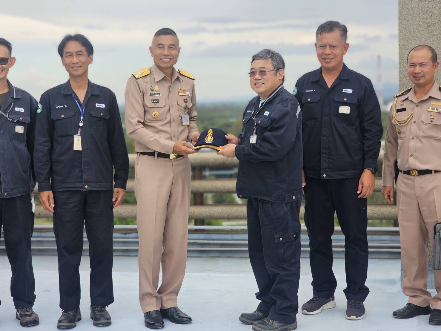 ทัพเรือภาคที่ท1 เยี่ยมชมกิจการของบริษัท บีแอลซีพี เพาเวอร์ จำกัด และ บริษัท ไออาร์พีซี จำกัด (มหาชน) 