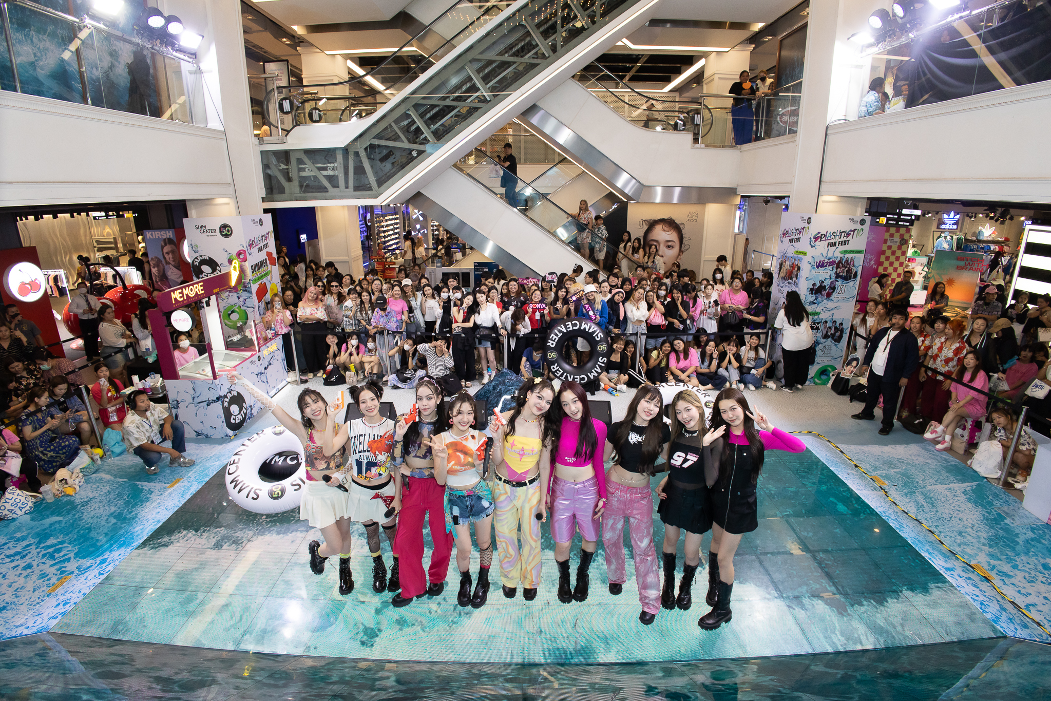 สยามเซ็นเตอร์ฮอตมาก!!  เพิ่มระดับเลเวลร้อนแรงกับศิลปินดัง #FriendofSiamCenter