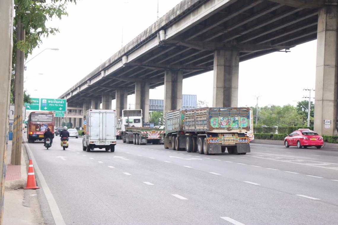 ห้ามรถบรรทุกวิ่งในกทม.แก้ปัญหาฝุ่นทุบรายได้ 3 หมื่นล. สหพันธ์ฯ เล็งฟ้องศาลปกครองฐานเลือกปฏิบัติ