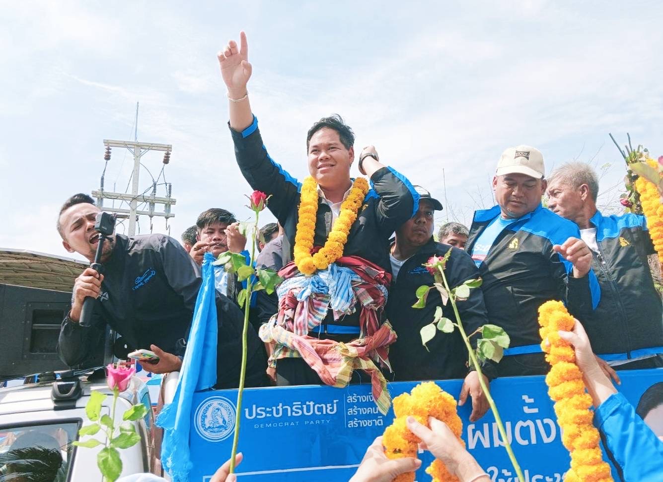 “สรรเพชญ บุญญามณี” พบประชาชน ยัน “ไม่ขายฝัน”ทุกนโยบายทำได้จริง เน้นการศึกษา ท่องเที่ยว