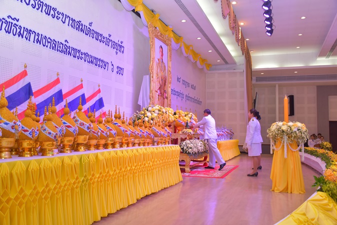 พังงาถวายราชสักการะวางพานพุ่มและจุดเทียนถวายพระพรชัยมงคลในหลวงเฉลิมพระชนมพรรษา 6 รอบ 