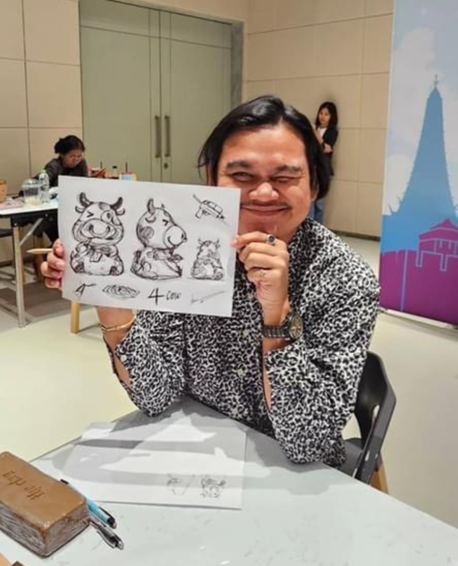 ปั้นให้ปัง ArtToy 4 cow ดำเนิน