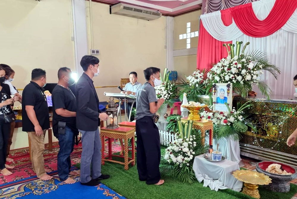 ชาวบ้านร่วมไว้อาลัย "ลุงปัญญา" เจ้าของคณะละครลิง “ประกิต ศิษย์พระกาฬ” ครั้งสุดท้าย