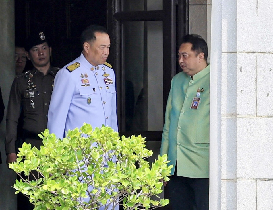 "นายกฯ" เรียกรมต.ขึ้นตึกไทยฯ ประชุมเตรียมความพร้อม ก่อนร่วมเวทีสุดยอดอาเซียน-เอเปค 