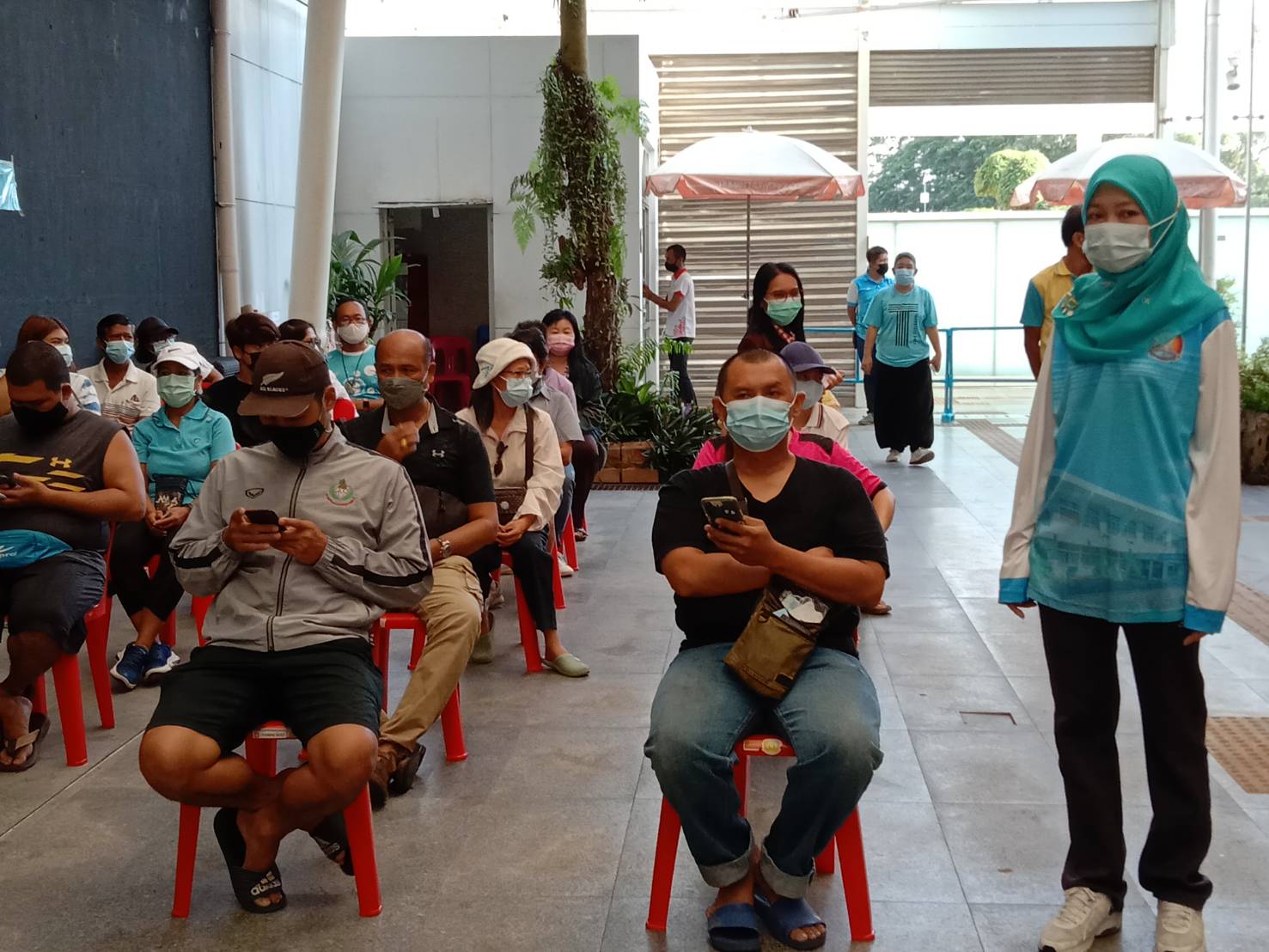 ลงทะเบียนวันแรก ฉีดวัคซีน “ชิโนฟาร์ม” ที่ยะลาดึกคัก ทำเว็บล้ม 