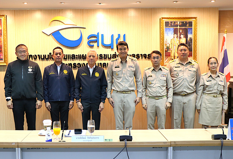 "พิพัฒน์" ลั่นพร้อมแจ้งเกิดแลนด์บริดจ์ วงเงินลงทุน 1 ล้านล้าน มั่นใจคุ้มค่าทางศก. เปิดทางเอกชนร่วมลงทุน คาดเริ่มก่อสร้างปี73