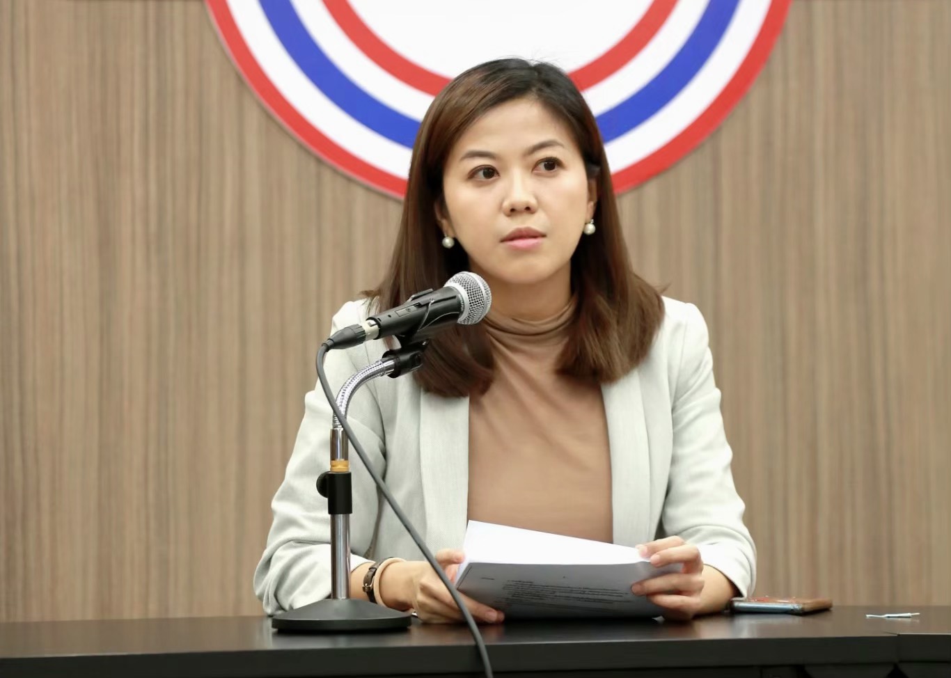 "ทิพานัน" ย้อน "ก้าวไกล" ใช้กี่มาตรฐาน เหตุ ย้อนแย้งไม่เคารพศักดิ์ศรีความเป็นมนุษย์-ขู่ใช้ กม. ปิดปากประชาชน