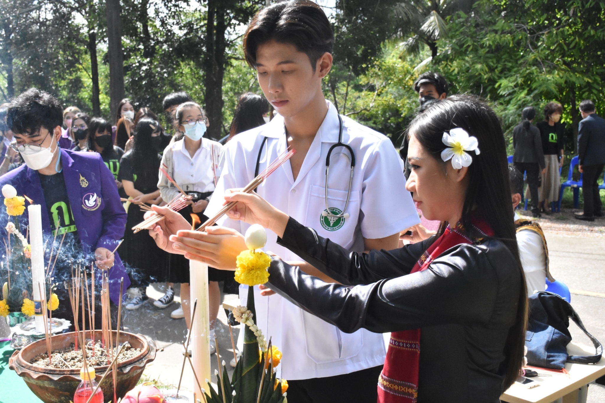 นิเทศรำไพฯ บวงสรวงละครเวที “แถน” 'เจฟ' ประกบ 'ใบปอ' ครั้งแรกเคมีสุดปัง 