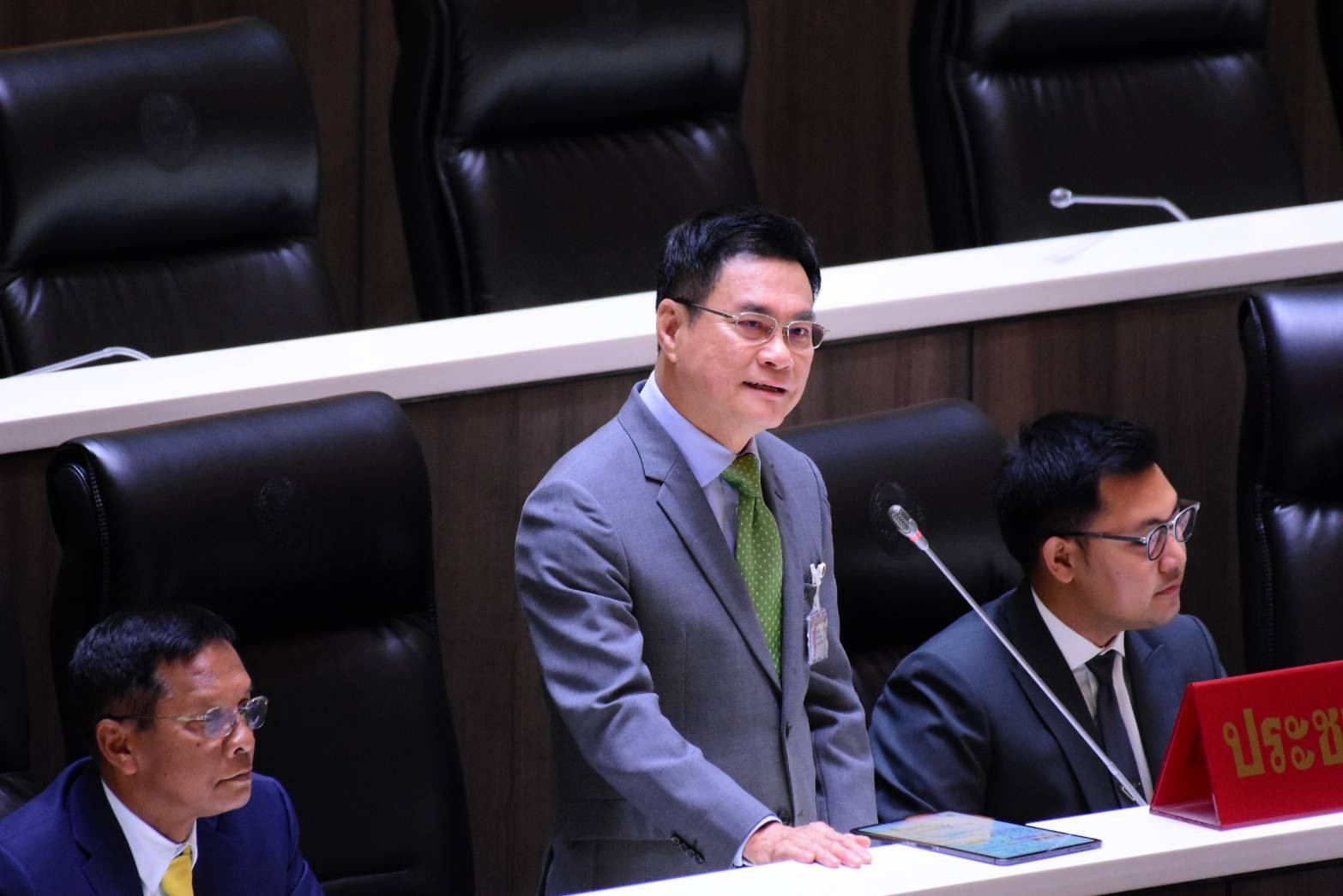 "จุรินทร์" เบรก "รัฐบาล" ไม่ควรเร่งดัน "ร่าง พรบ.นิรโทษกรรม" เข้าสภาฯ ชี้ยังล่อแหลม เตือนวันนี้มีปัญหามากพอแล้ว  